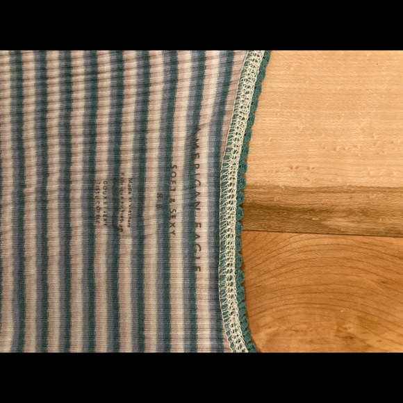 American Eagle Striped tank top - Picture 3 of 3